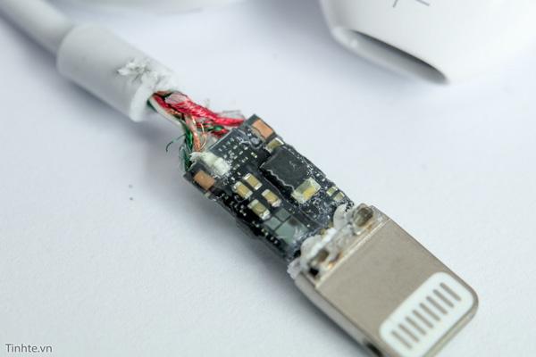 My iPhone cable i just bought was working but after recent update it stopped working - 1 - 1