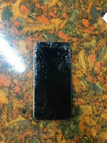 I cracked my iPhone 6 screen, any tips